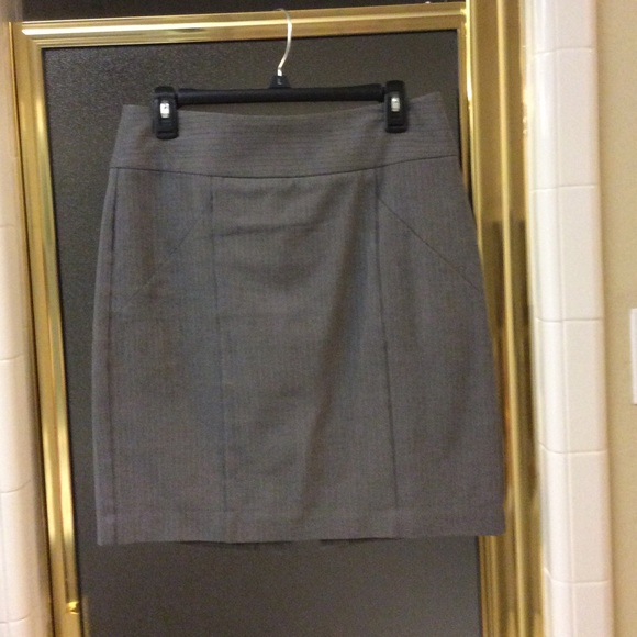 Banana Republic Dresses & Skirts - Pinstriped Skirt